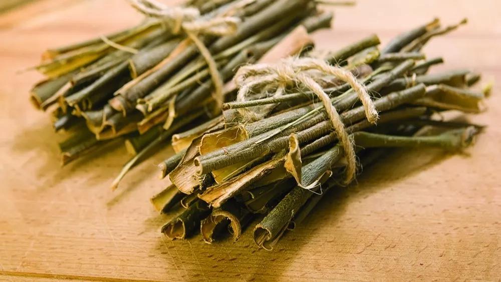 世界上第一个也是最成功的合成药物,你药箱里肯定有!止痛,退烧,还能抗癌,且价格低廉