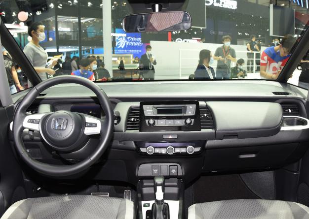 刚上市就降7000的本田飞度，性能犹如小钢炮，不比大*香众**吗？