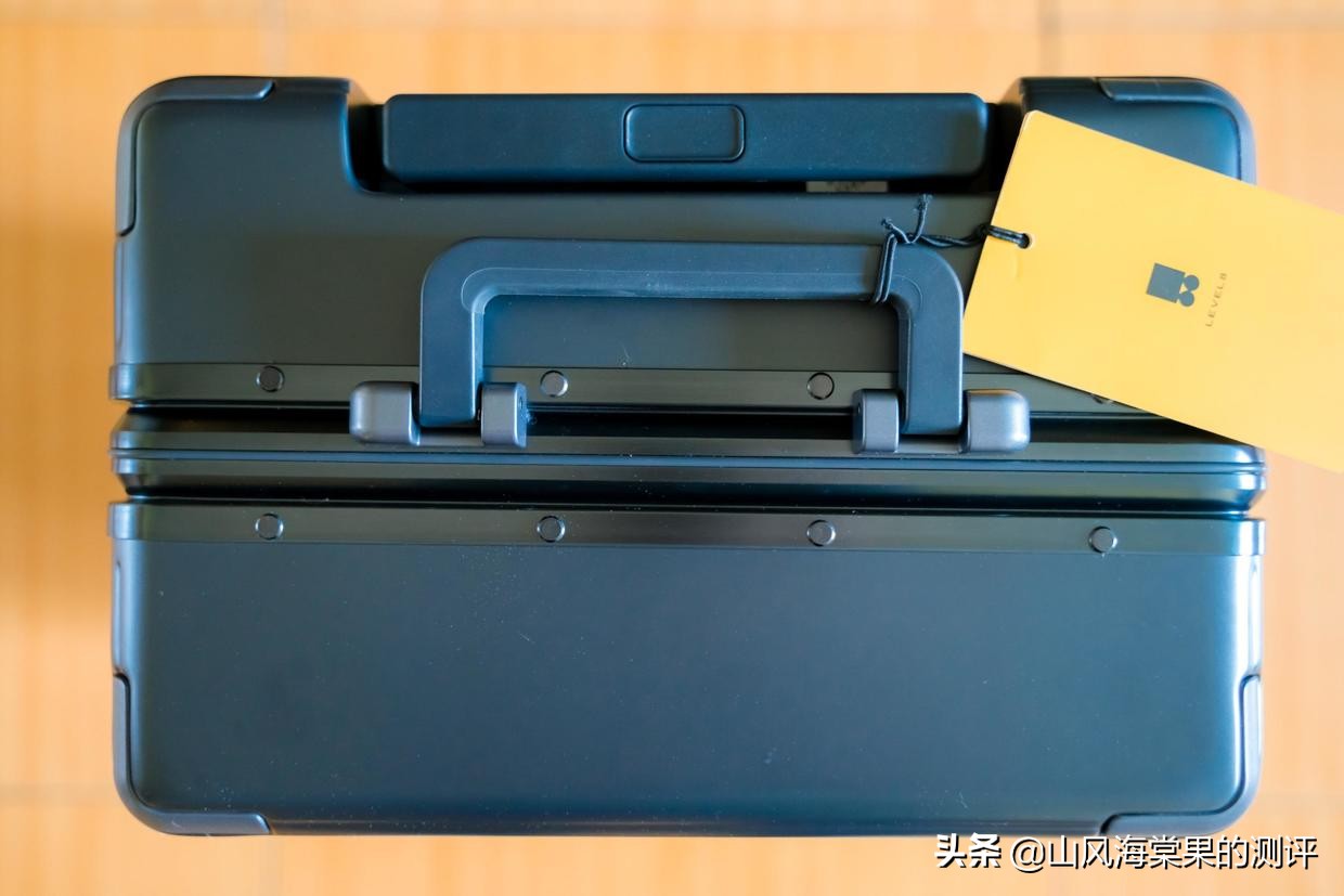 地平线八号行李箱个性装扮,地平线八号行李箱如何鉴定为正品