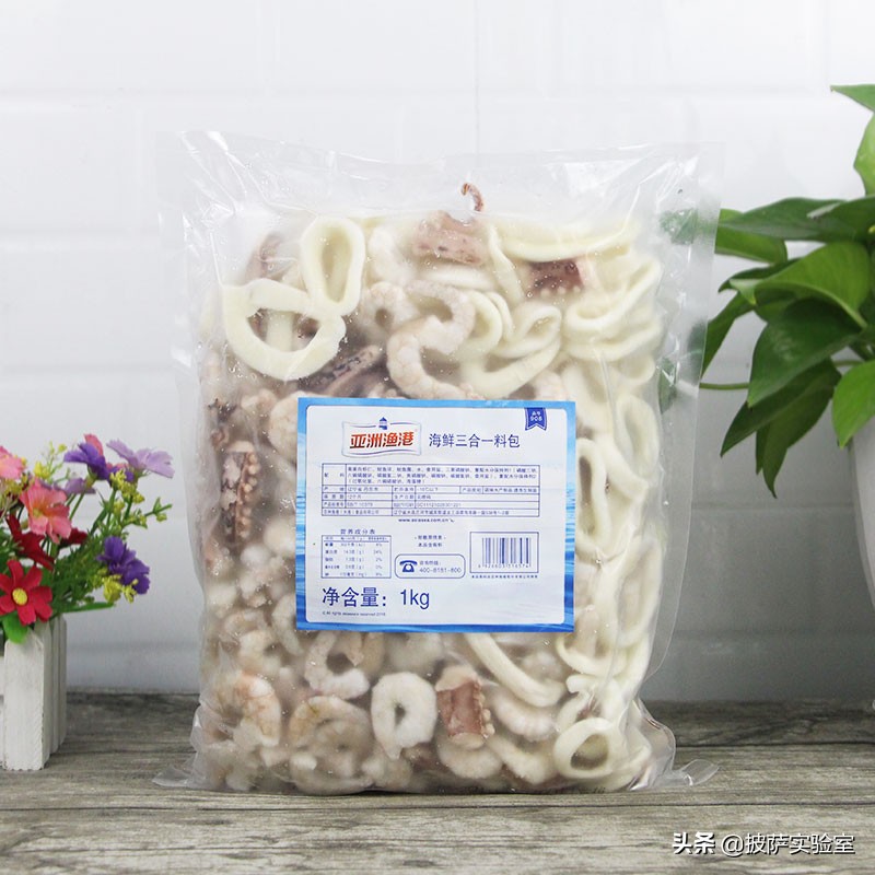 披萨撒料手法技巧演示,披萨顶料