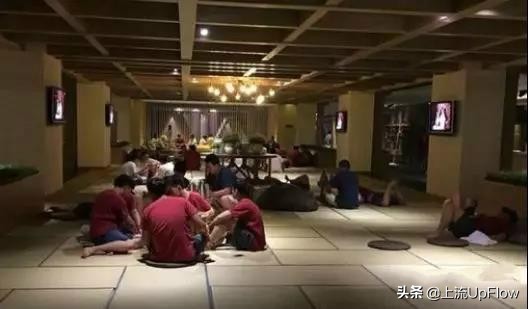 各地打牌最野大赛,你猜谁赢了?