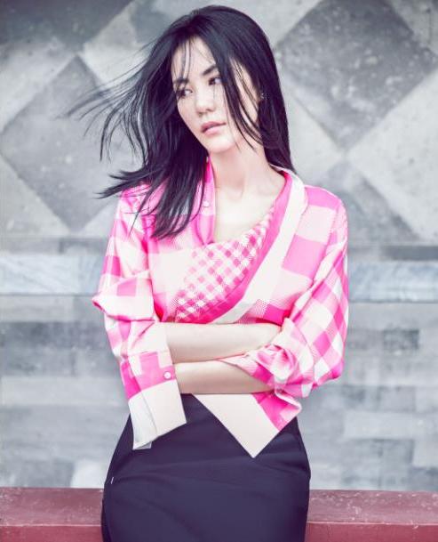 走在时髦前列的情歌天后，如今时尚圈流行的都是她玩剩下的？