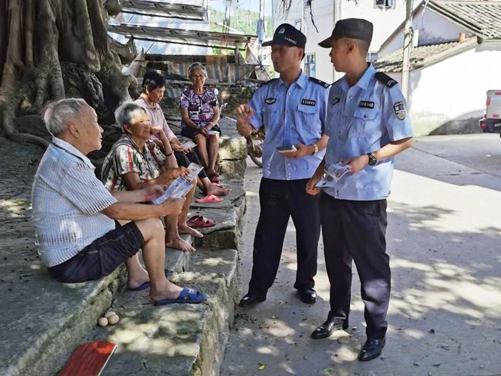 戳戳戳,这群人在惠东挨家挨户、街头摆摊,只为了……