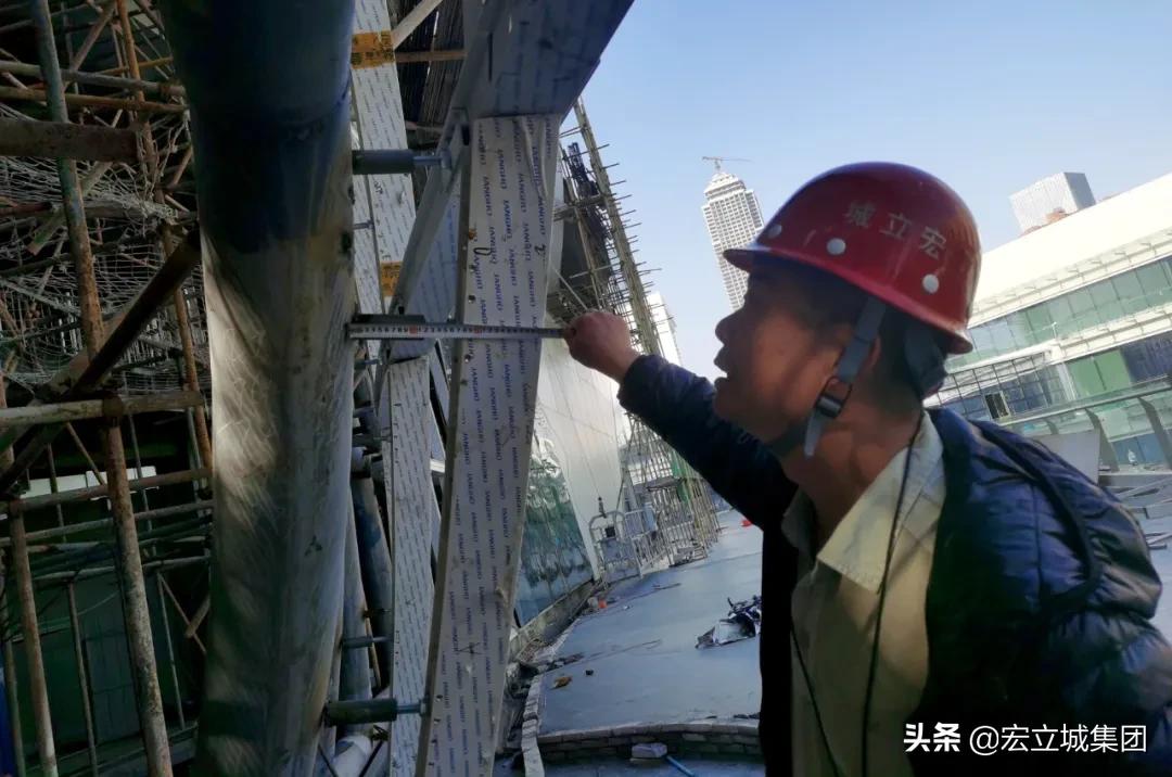 海豚广场幕墙工程师李冀军:毫厘之间的“算计”成就最美“颜值”