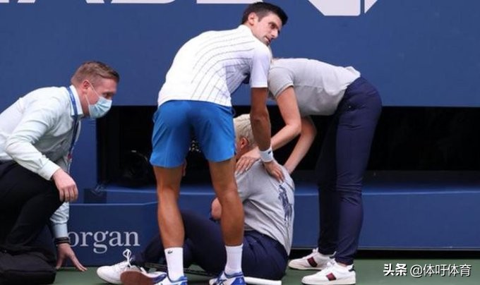 球迷谩骂被小德误伤的女司线小德场上发泄成惯例曾被名宿警告