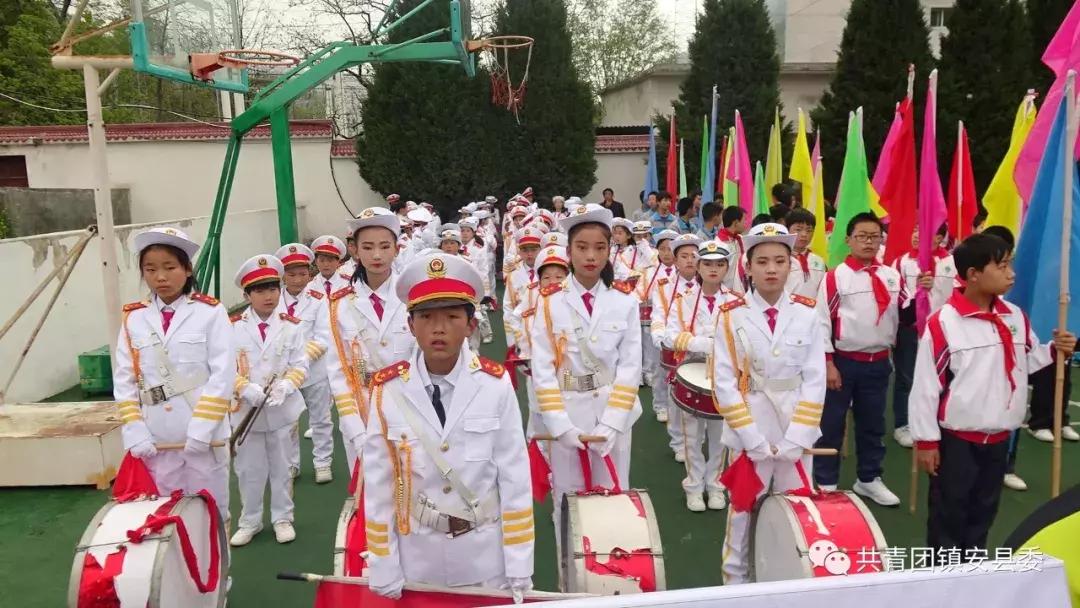 绿茵足球点亮梦想,绿茵点亮梦想足球场上现风采