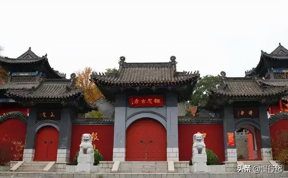 一眼温泉成就了方圆几十里的度假区，这里的悠闲生活，真的带劲