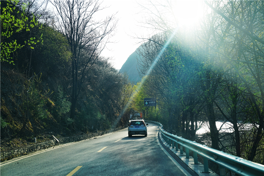 甘孜州有个很漂亮的村寨,甘孜州藏寨