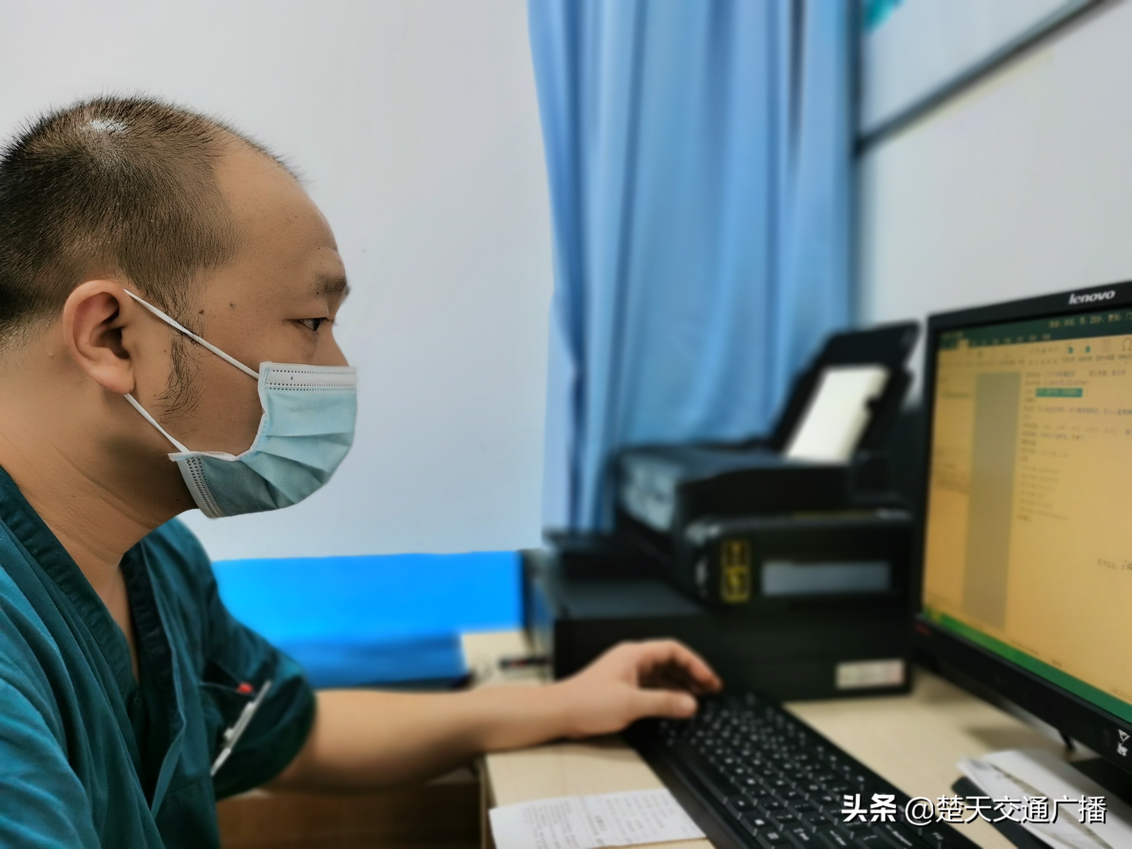 剪刀刺伤手臂四针的案件,手指被刀划到肌腱断裂有什么影响