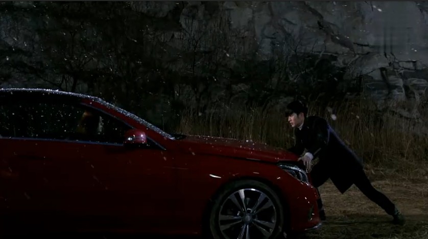 这些珠宝的背后，是两人空谷绝唱的爱情恋歌