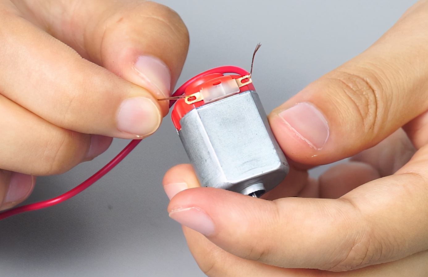 什么是“静电”;它是如何产生的呢？一起来探索下吧