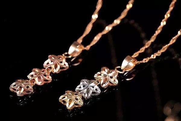 k金首饰变色了是假的吗,k金首饰变脆