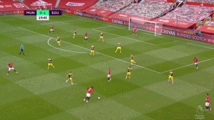 无奈2-2！6000万巨星造2球后变罪人，曼联2大命门被踢爆