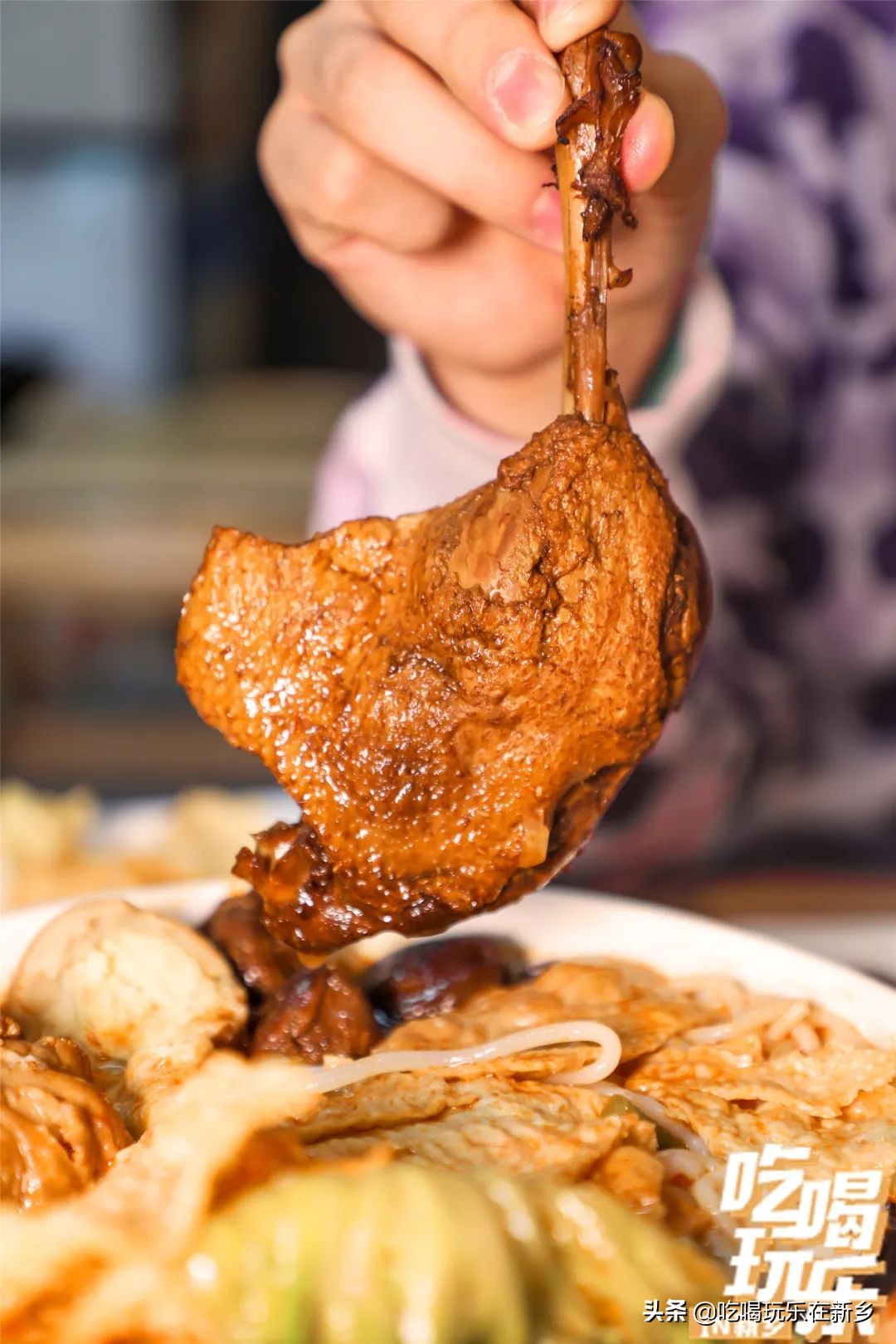 够狠！配料无限加！10余种卤味儿！新乡臭哥儿螺蛳粉拯救你