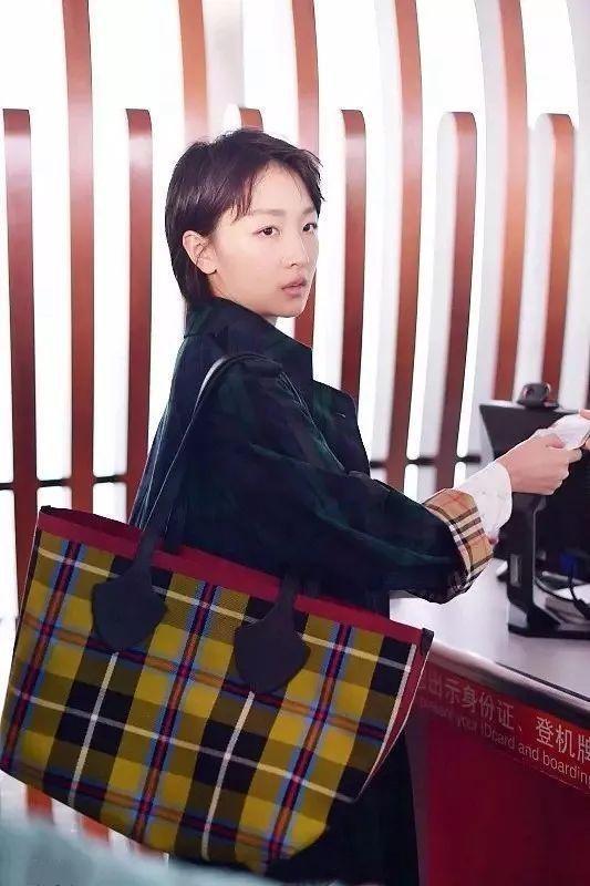 单肩包哪个款式百搭,单肩包时尚简单