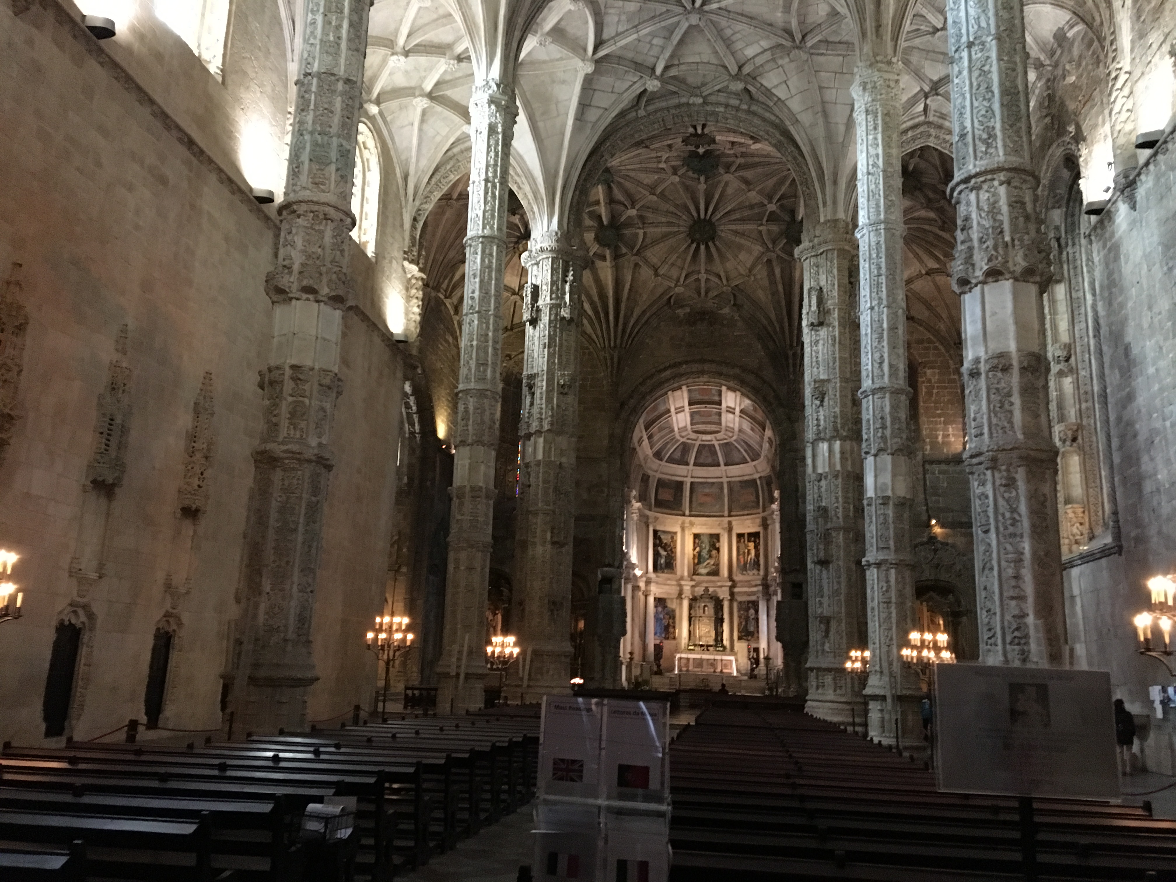 一座经历3次八级大地震不倒的塔,一座修道院