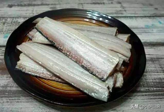 带鱼表皮鱼鳞是什么,带鱼身上的白鳞有哪些功效