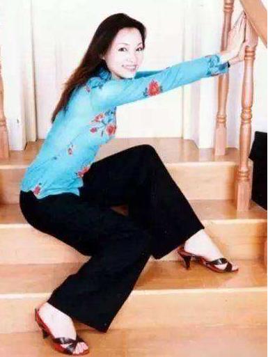 央视一姐董卿成名史,董卿从无名小卒到央视一姐