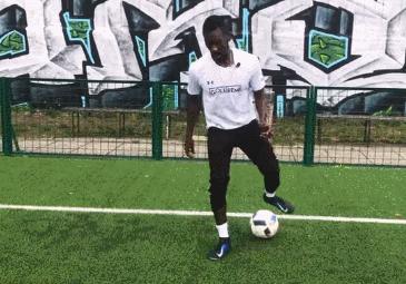 十大足球技巧过人动作,30秒掌握10种足球基本功