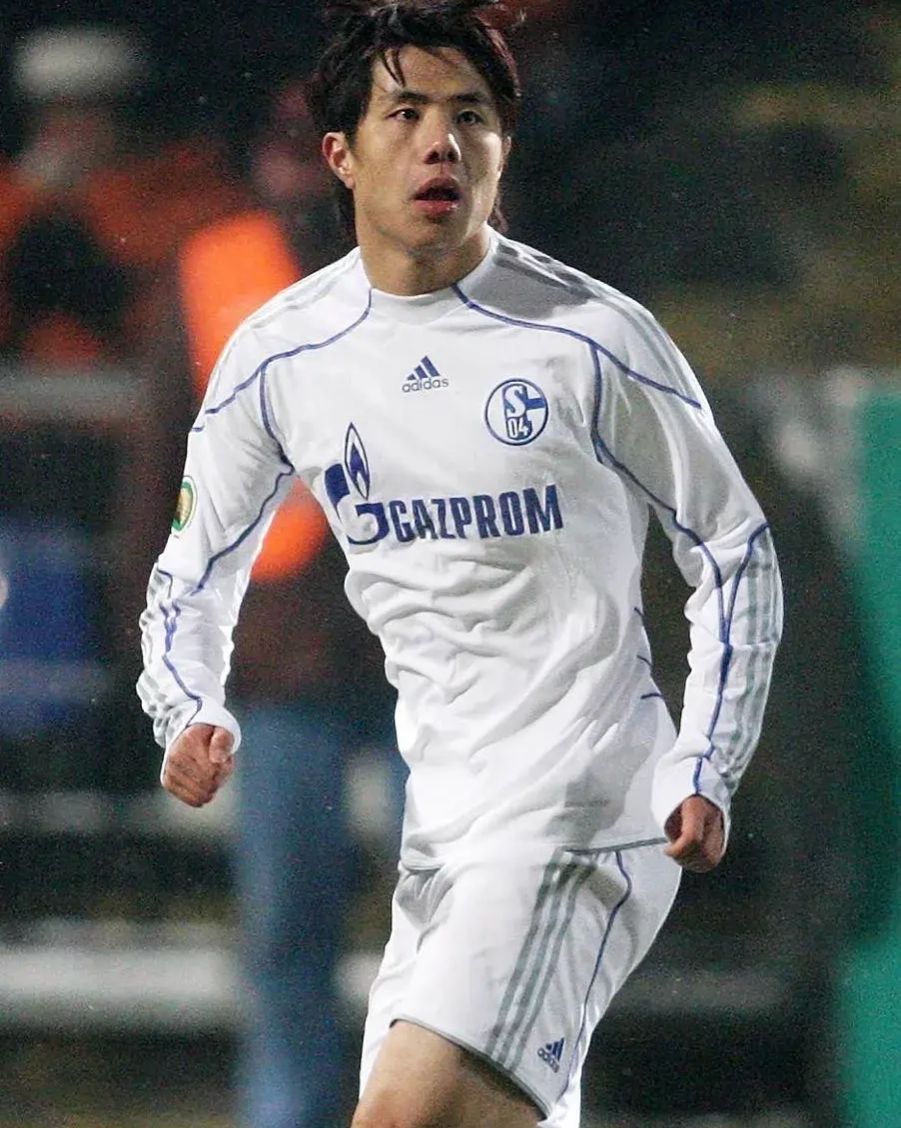 忘了挥手说再见望一路珍重,忘了挥手忘了说再见女声