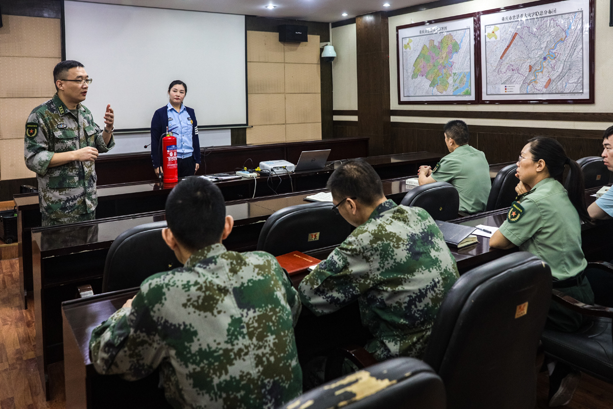 重庆市忠县人武部：消防知识进军营，上好安全必修课