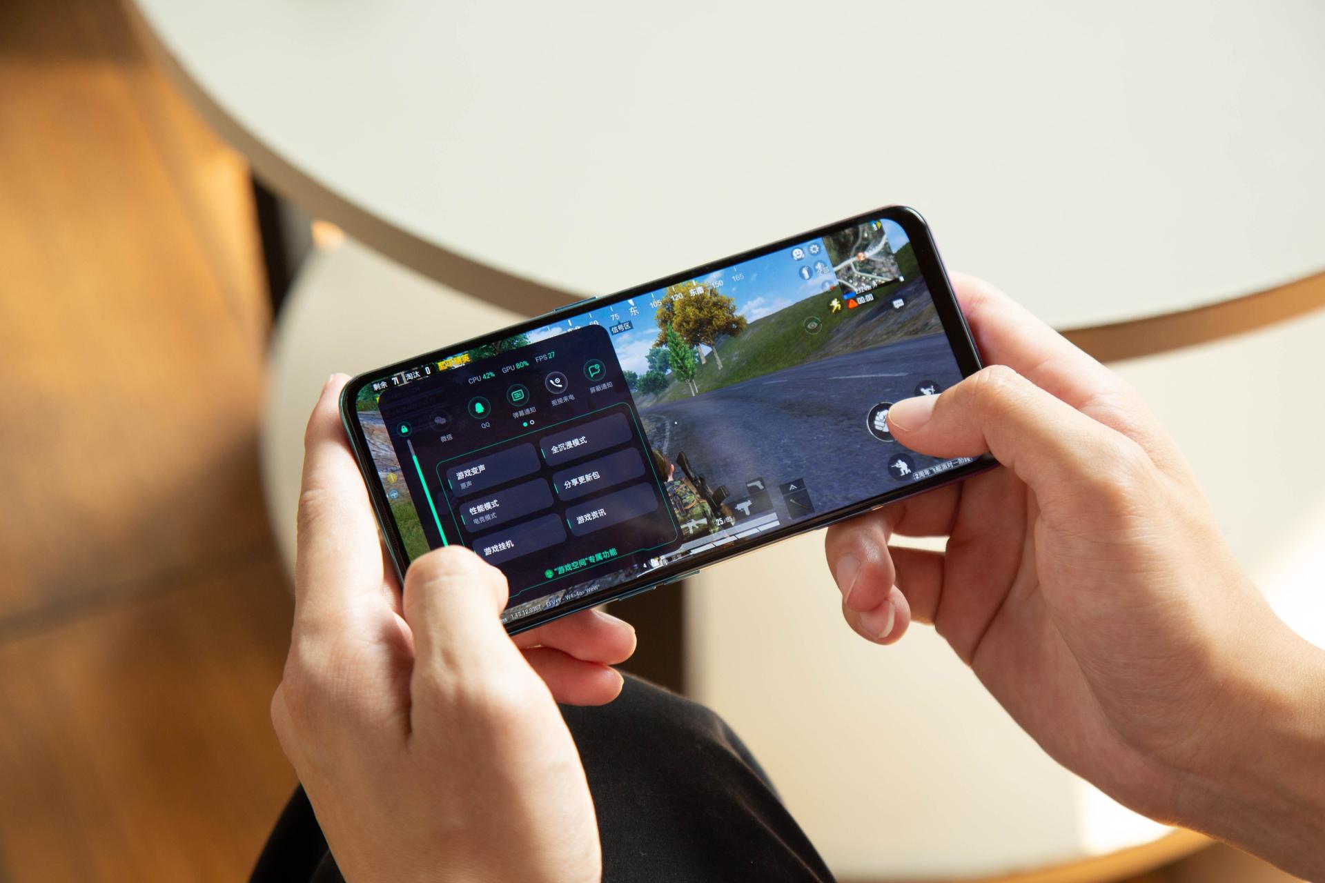 天玑800u玩游戏真不行吗,天玑800u能超过835吗