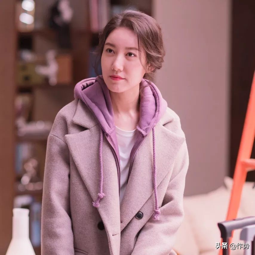 挺好的朱丽穿的衣服,都挺好的朱丽穿的大衣是啥牌子