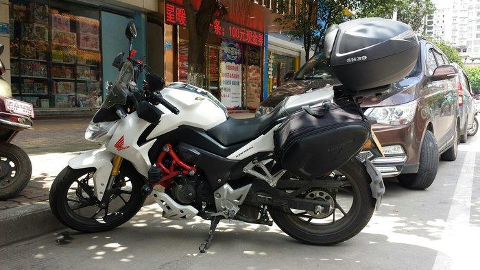 本田cb190r漏油解决方法,本田cb190r暴风眼前避震漏油