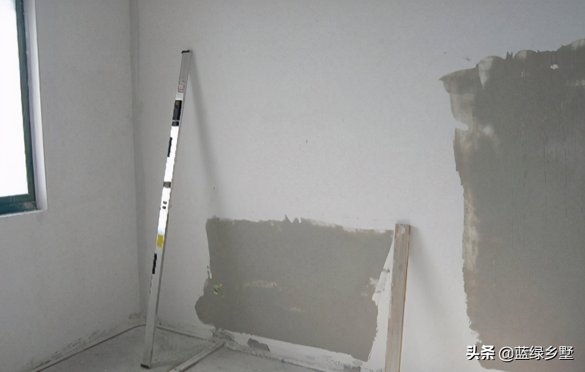 建房填基础后使用防潮膜效果好,农村建房地基怎么样做防潮效果好