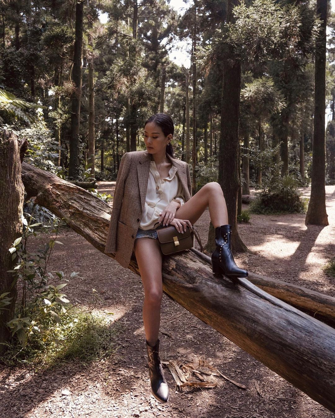 孙芸芸背心短裤,孙芸芸最新穿搭图