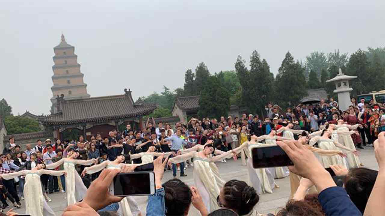 西安大雁塔丽人行全程表演,西安大雁塔丽人行舞蹈完整原版