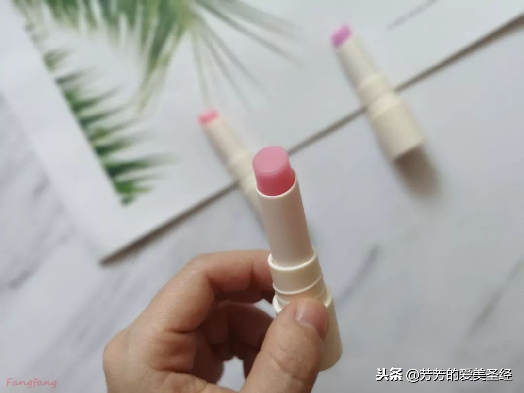 用润唇膏不管用嘴唇干起皮,拒绝嘴唇干燥起皮有色润唇膏测评