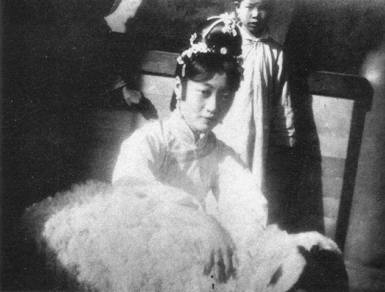 末代皇后婉容为何进监狱,末代皇后婉容出轨了谁