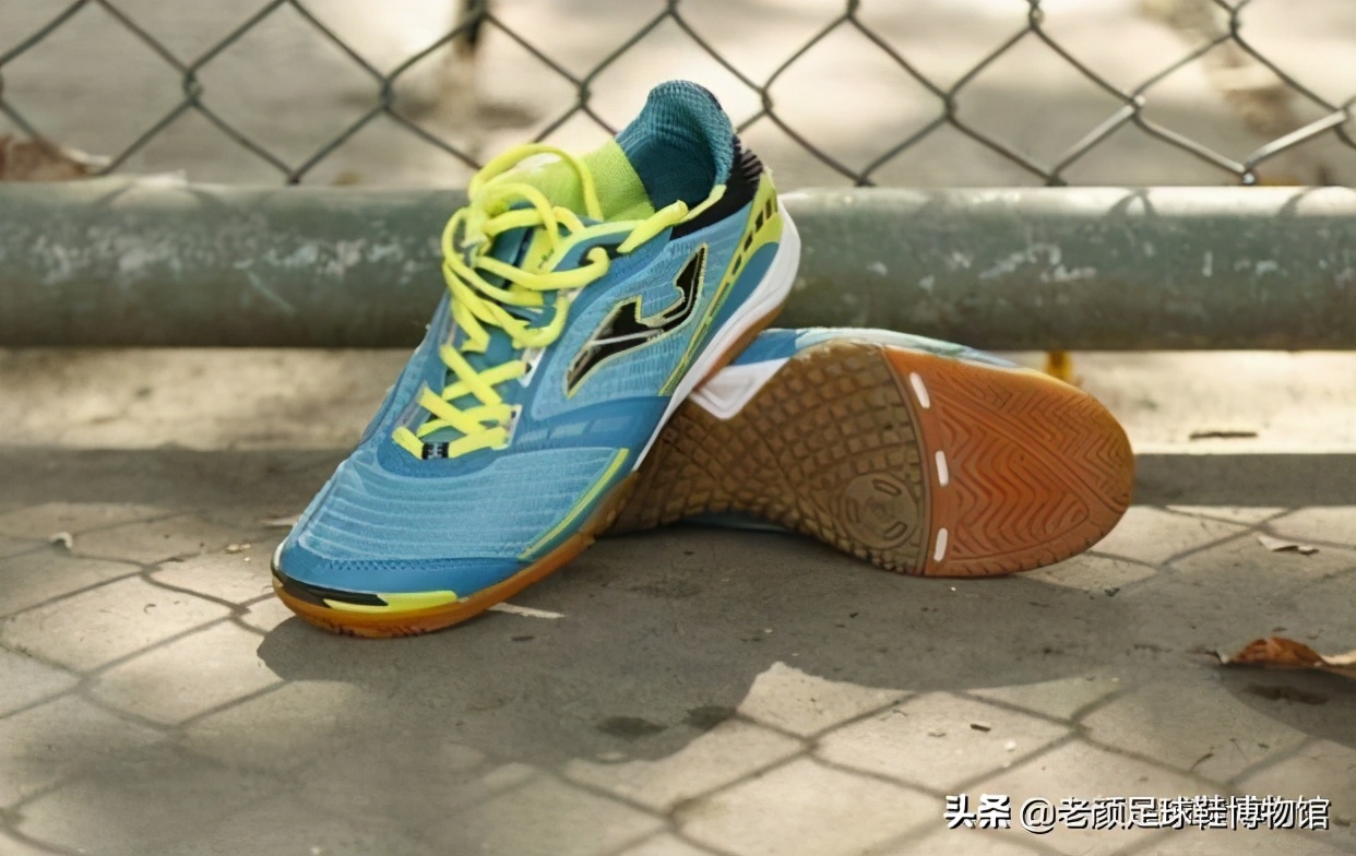 日本人从巴西挖来过气品牌,包装成时尚足球潮牌成功杀入中国市场