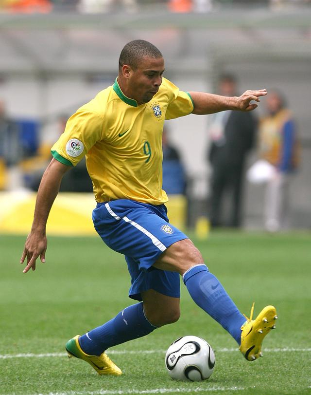 齐达内十大经典射门,球星过人绝招齐达内