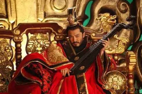 神秘的鱼俱罗,在正史中他因重瞳被忌杀,在评书中他曾刀劈李元霸