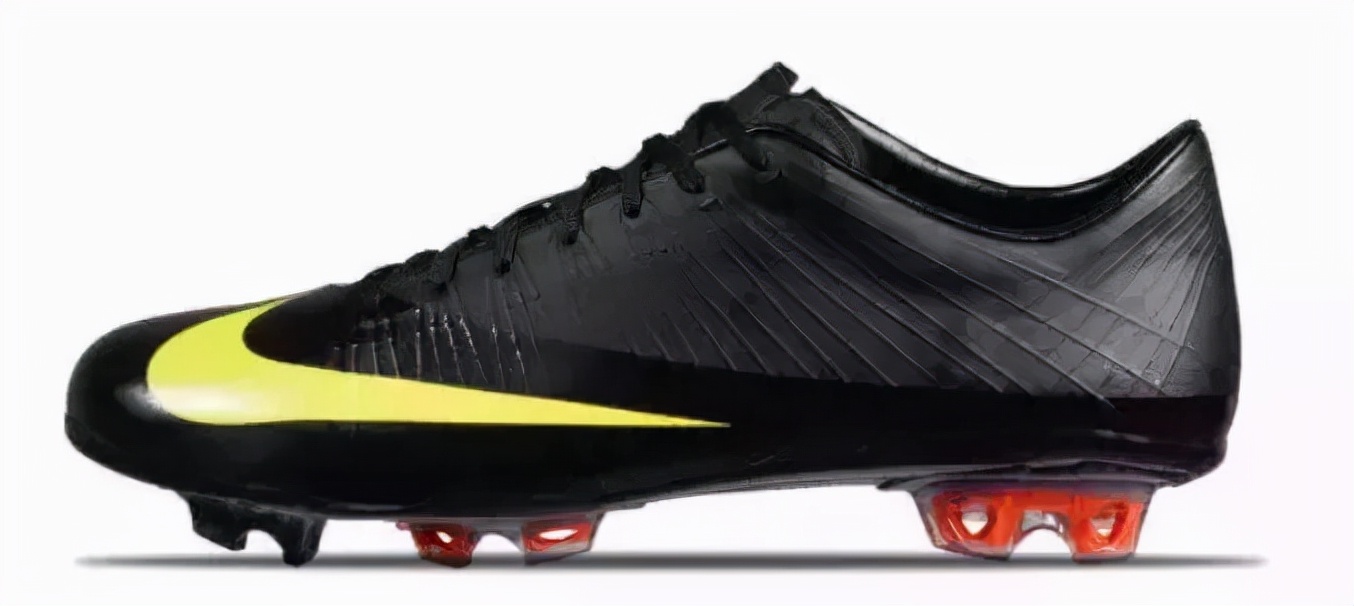 c罗1.36亿美元,c罗一年收入多少钱啊