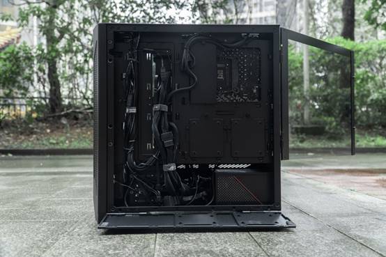 rogstrix雷鹰850g测评,rogstrix雷鹰550w