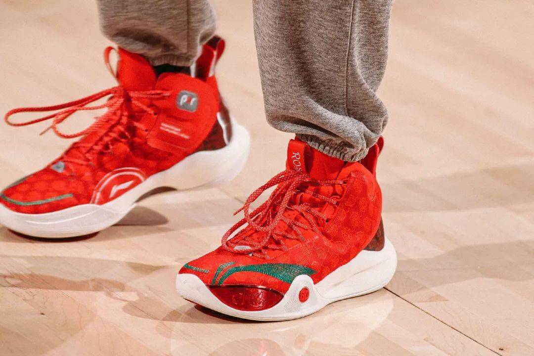 虚荣OR求实？KT7代配置拉满，CJ1代力求高端，安踏和李宁你爱谁？