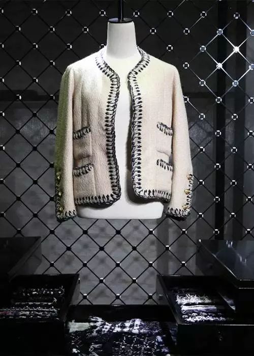 万元包包lv,lv包为何是奢侈品