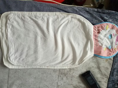 宝宝隔汗巾用几层的,宝宝隔汗垫巾