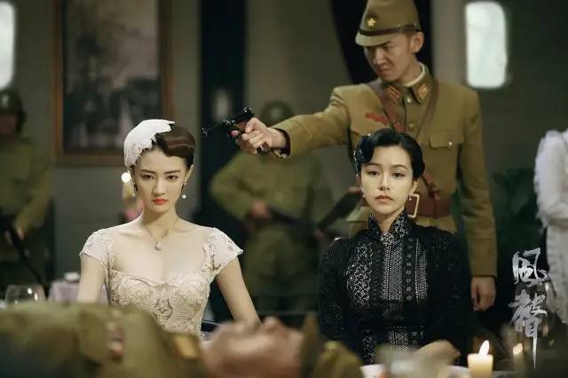 12年来无人超越，这姐妹花，撕得越狠爱越深