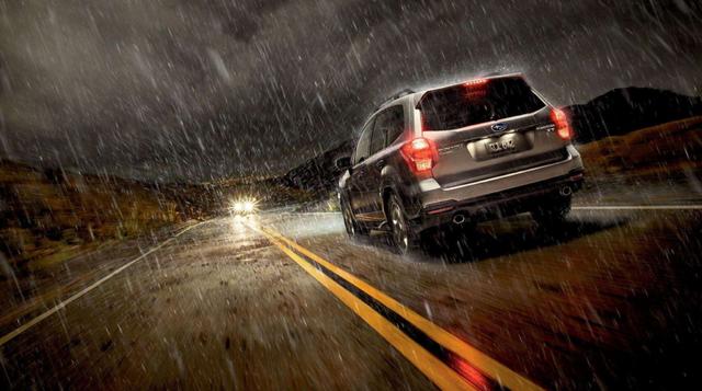 下暴雨怎么防止汽车进水,怎样防止自己爱车被水浸泡