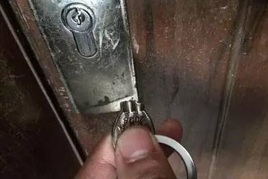怎样把断钥匙从锁中取出,十字锁断钥匙怎么取出