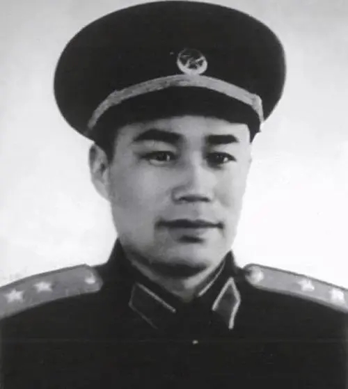 《亮剑》中李云龙原型是,亮剑里李云龙的死因