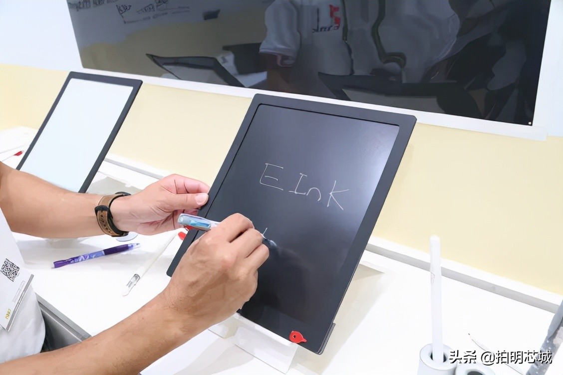 “泡面盖”身后的垄断小巨头,电子墨水屏你怎么看?