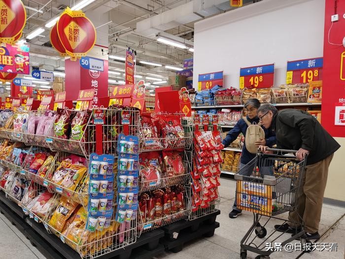 春节消费市场火爆健康年货走俏,年货市场消费升温