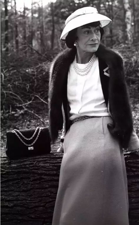 刘雯身穿chanel2018,刘雯香奈儿同款包