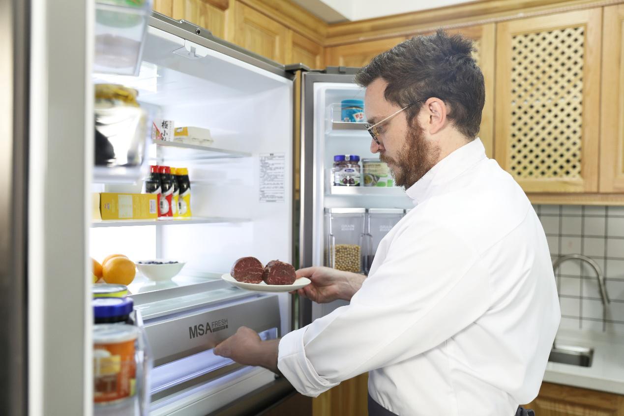 冰箱里的冰很厚教你一招,冰箱老是结厚厚的冰怎么清理