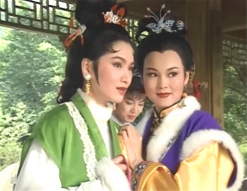 红楼梦邢夫人骂贾琏,三版红楼梦对比秦可卿